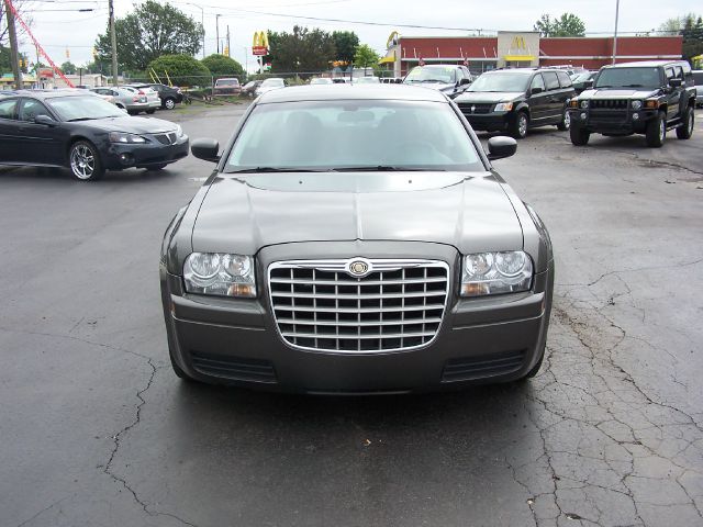 2008 Chrysler 300 Elk Conversion Van