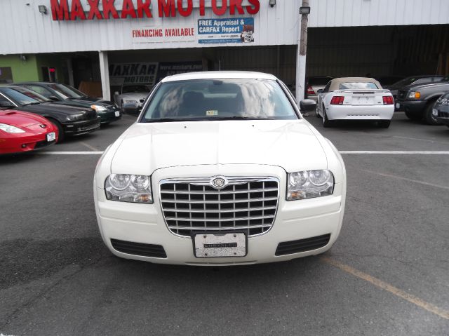 2008 Chrysler 300 Elk Conversion Van