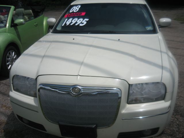 2008 Chrysler 300 LS Flex Fuel 4x4 This Is One Of Our Best Bargains