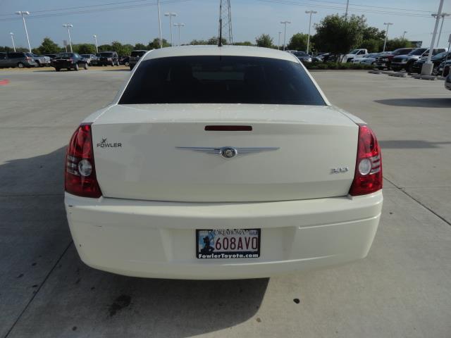 2008 Chrysler 300 Elk Conversion Van