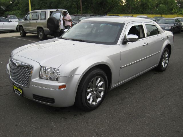 2008 Chrysler 300 Elk Conversion Van