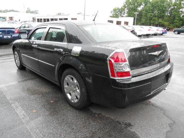 2008 Chrysler 300 Elk Conversion Van