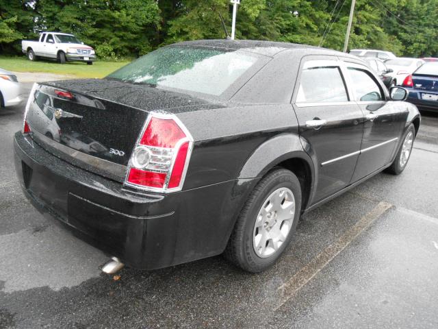 2008 Chrysler 300 Elk Conversion Van