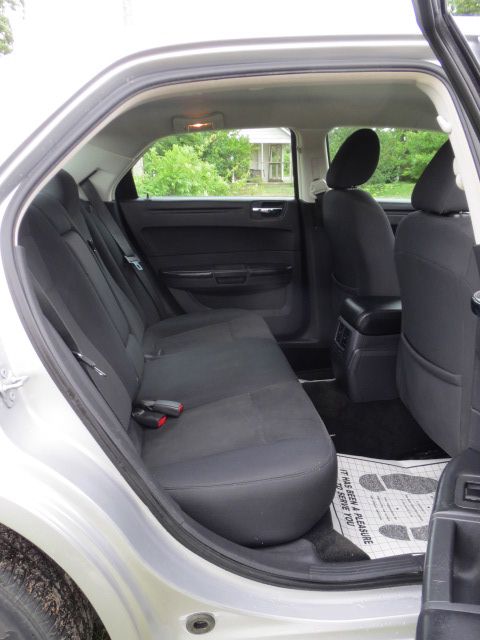 2008 Chrysler 300 Elk Conversion Van