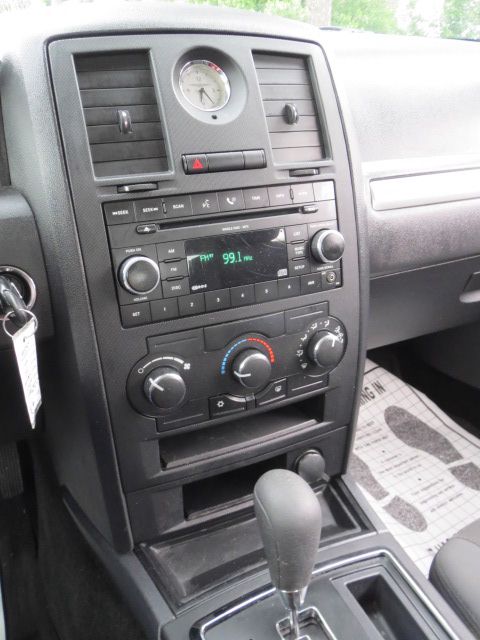 2008 Chrysler 300 Elk Conversion Van