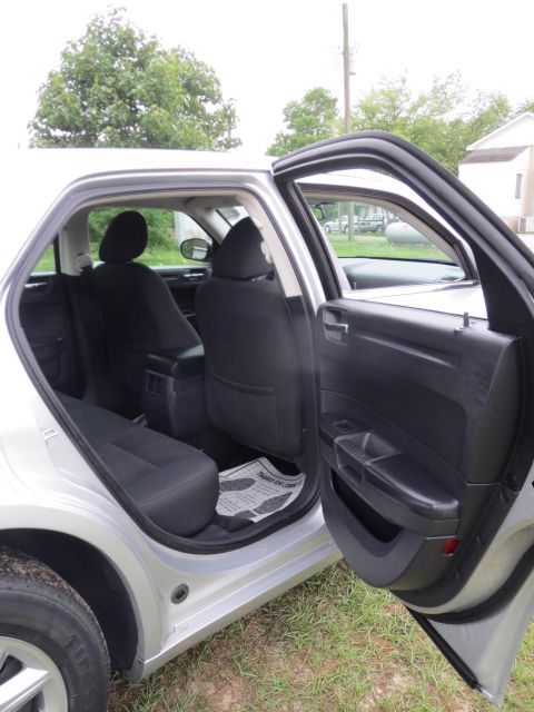 2008 Chrysler 300 Elk Conversion Van