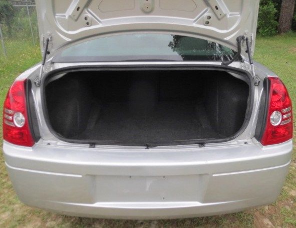 2008 Chrysler 300 Elk Conversion Van