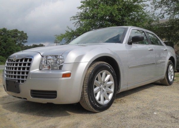 2008 Chrysler 300 Elk Conversion Van