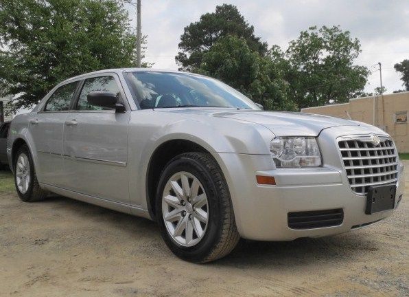 2008 Chrysler 300 Elk Conversion Van
