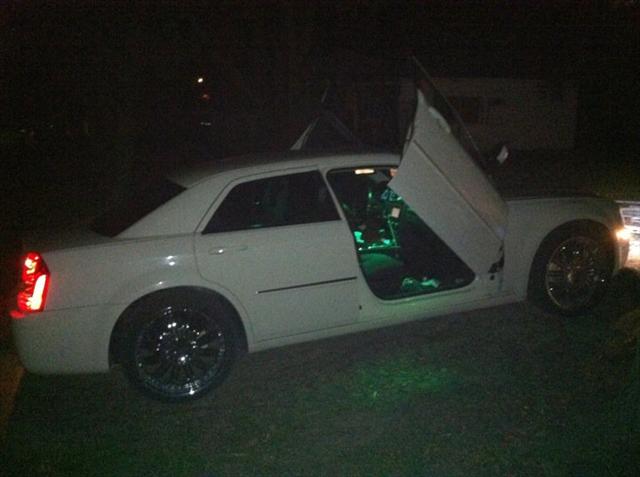 2008 Chrysler 300 4dr 2WD Ultimate SUV