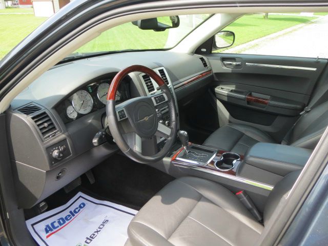 2008 Chrysler 300 Unknown