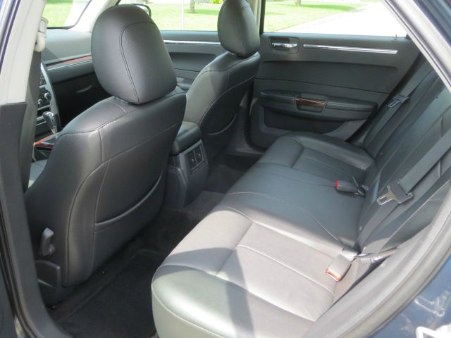 2008 Chrysler 300 Unknown