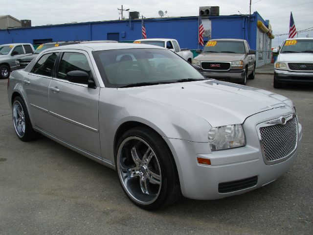 2008 Chrysler 300 Elk Conversion Van
