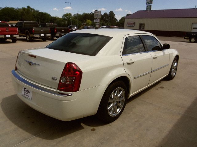 2008 Chrysler 300 SLT 25