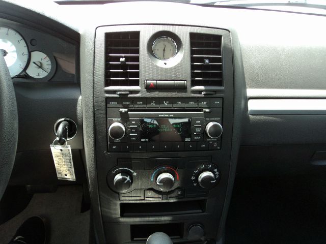 2008 Chrysler 300 Elk Conversion Van