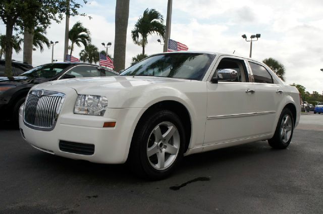 2008 Chrysler 300 Elk Conversion Van