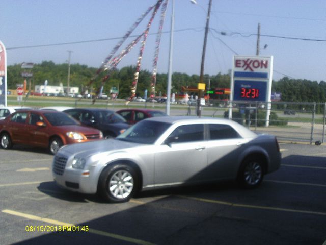 2008 Chrysler 300 Elk Conversion Van