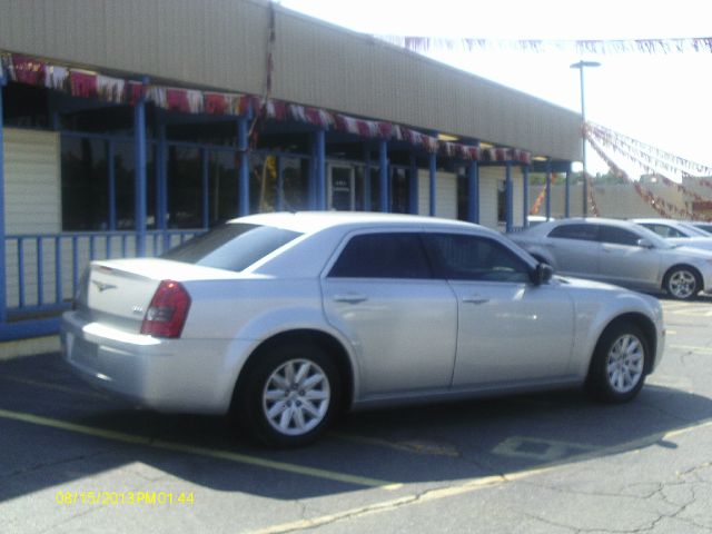 2008 Chrysler 300 Elk Conversion Van
