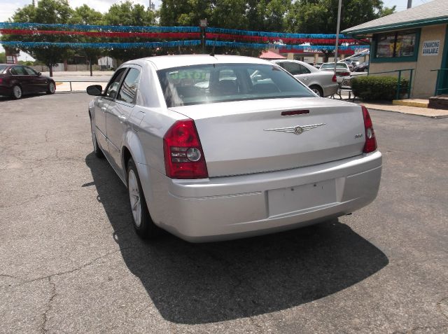 2008 Chrysler 300 Elk Conversion Van