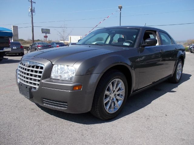 2008 Chrysler 300 Elk Conversion Van