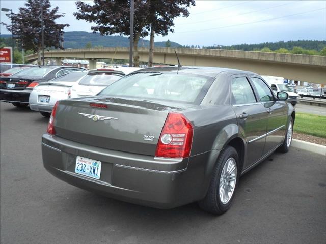 2008 Chrysler 300 Unknown