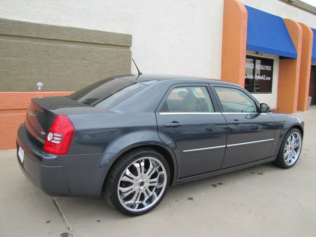 2008 Chrysler 300 Elk Conversion Van