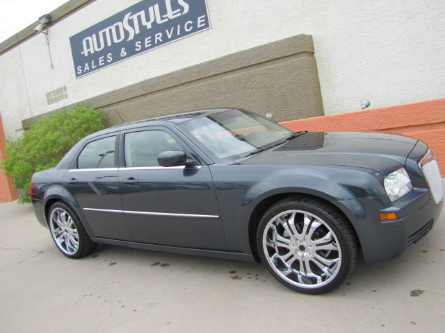 2008 Chrysler 300 Elk Conversion Van