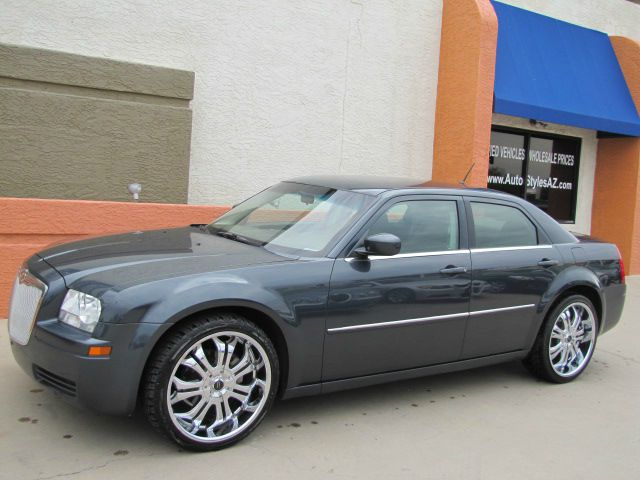 2008 Chrysler 300 Elk Conversion Van