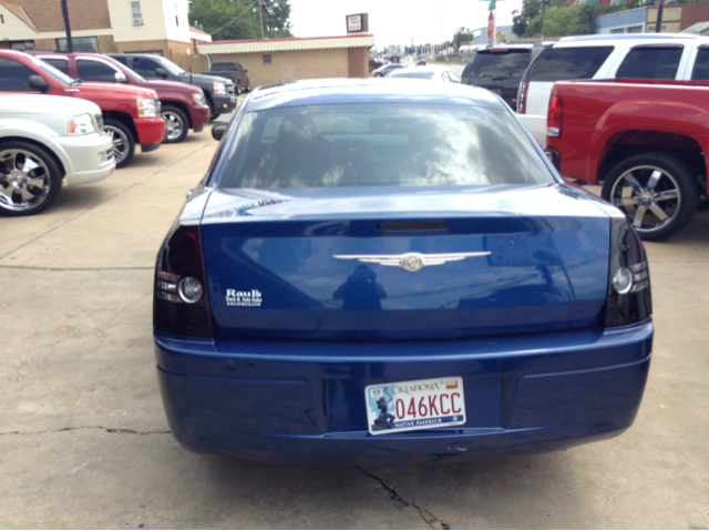 2009 Chrysler 300 Unknown