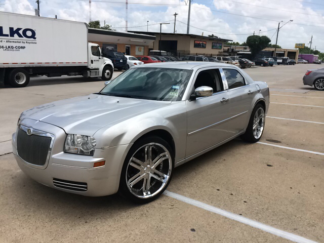 2009 Chrysler 300 4DR SE (roof)