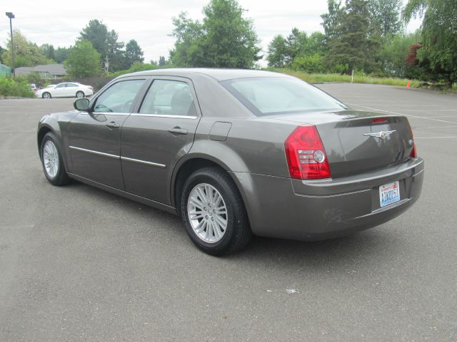 2009 Chrysler 300 Elk Conversion Van
