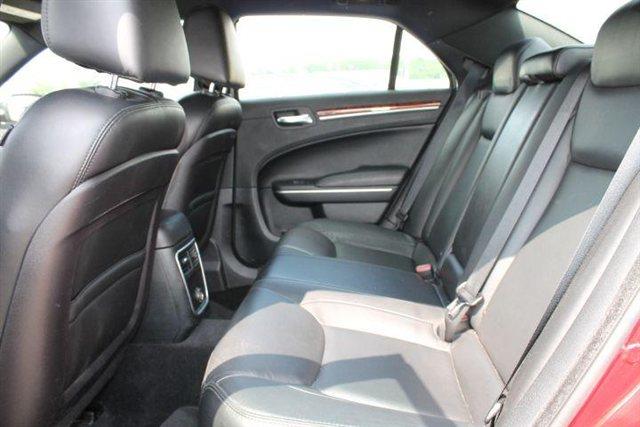 2012 Chrysler 300 4dr Sdn GXE Auto