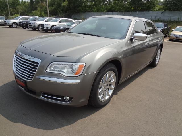 2012 Chrysler 300 SLT 25