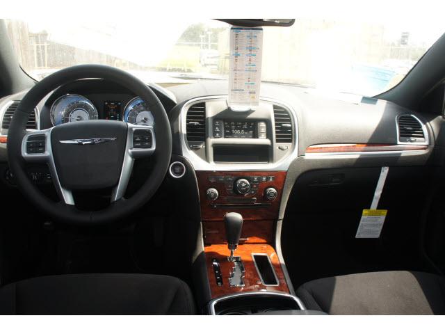 2012 Chrysler 300 Unknown