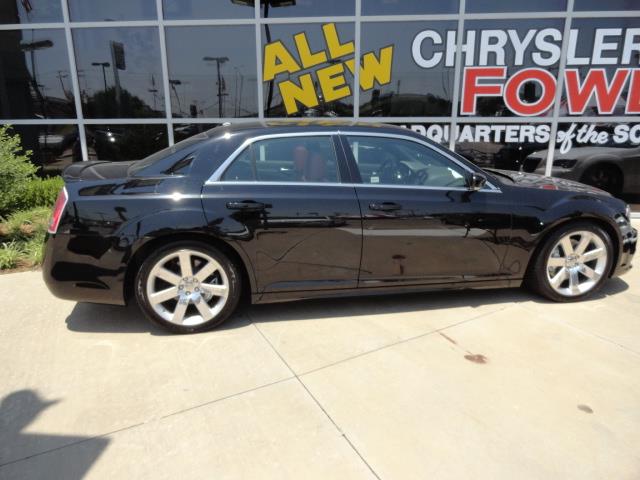 2012 Chrysler 300 4x4 XLT