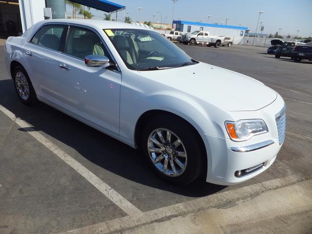 2012 Chrysler 300 SLT 25