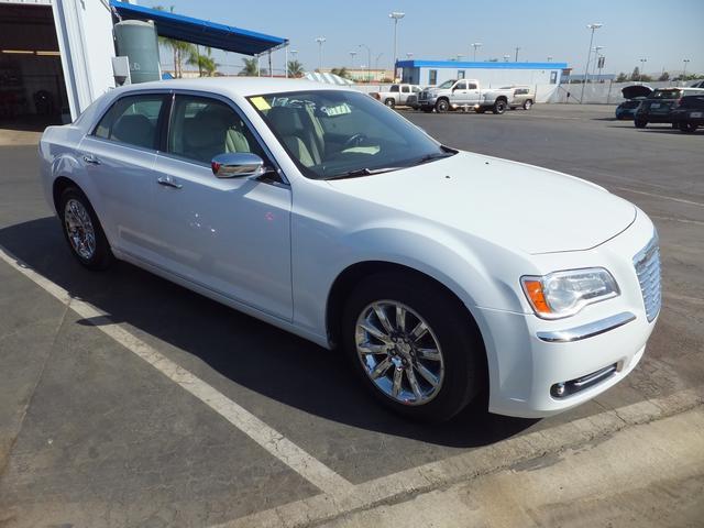 2012 Chrysler 300 SLT 25
