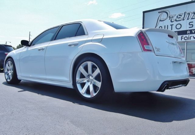 2012 Chrysler 300 XLS 4WD