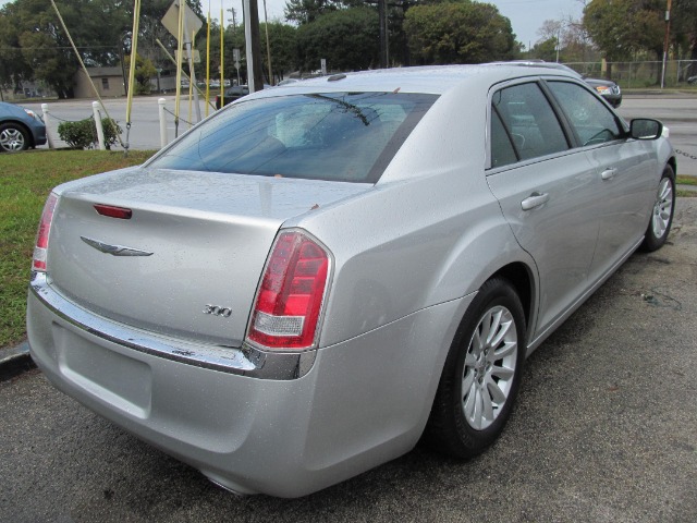 2012 Chrysler 300 Unknown