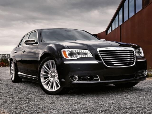 2012 Chrysler 300 SLT 25