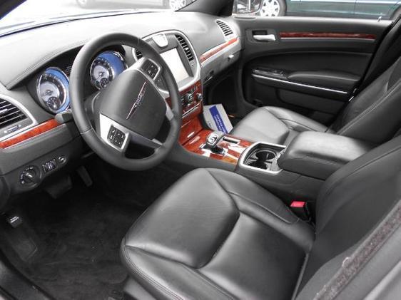 2013 Chrysler 300 5.6S