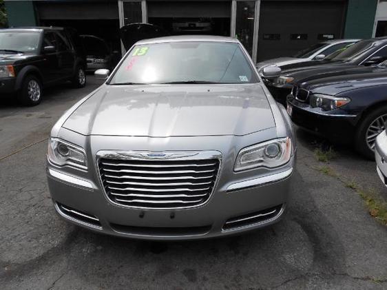 2013 Chrysler 300 5.6S