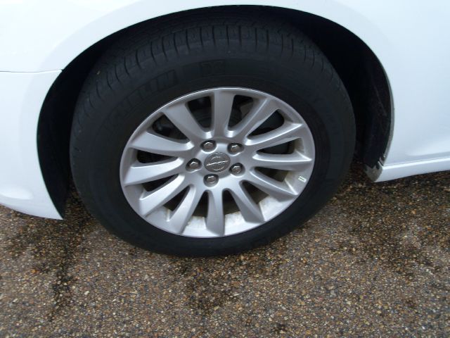 2013 Chrysler 300 5.6S