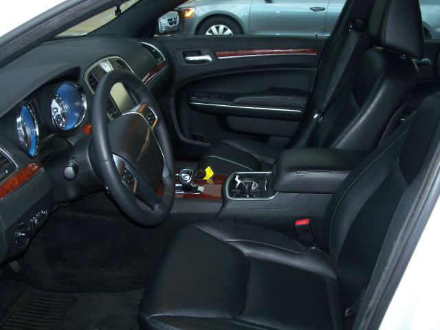 2013 Chrysler 300 5.6S