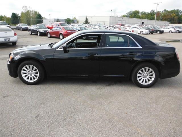 2013 Chrysler 300 Technology