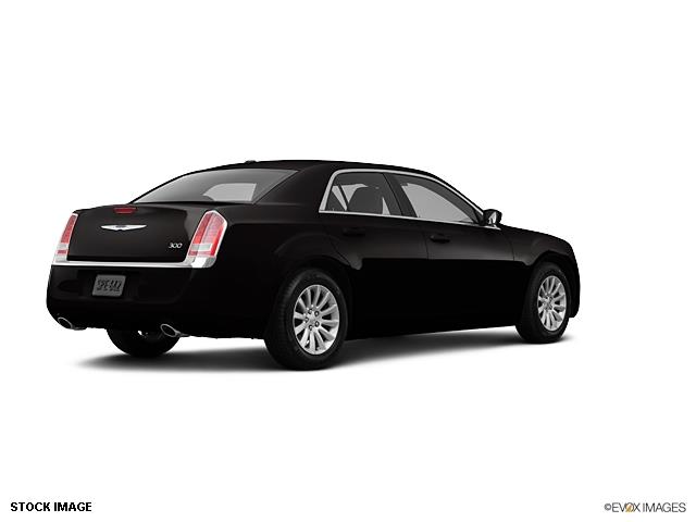 2013 Chrysler 300 Unknown