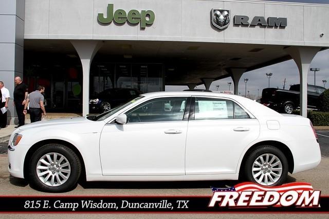 2013 Chrysler 300 Unknown