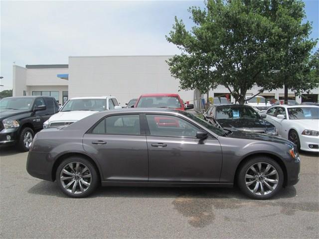 2014 Chrysler 300 SLT Club-cab
