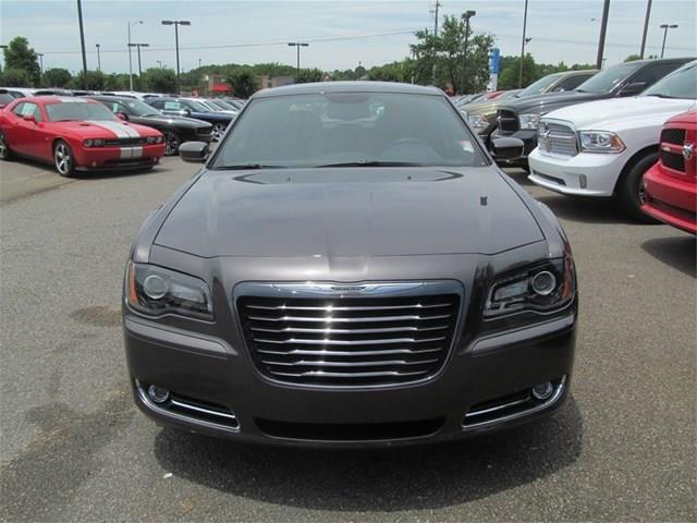 2014 Chrysler 300 SLT Club-cab