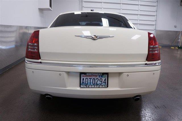 2005 Chrysler 300C Regular Cab